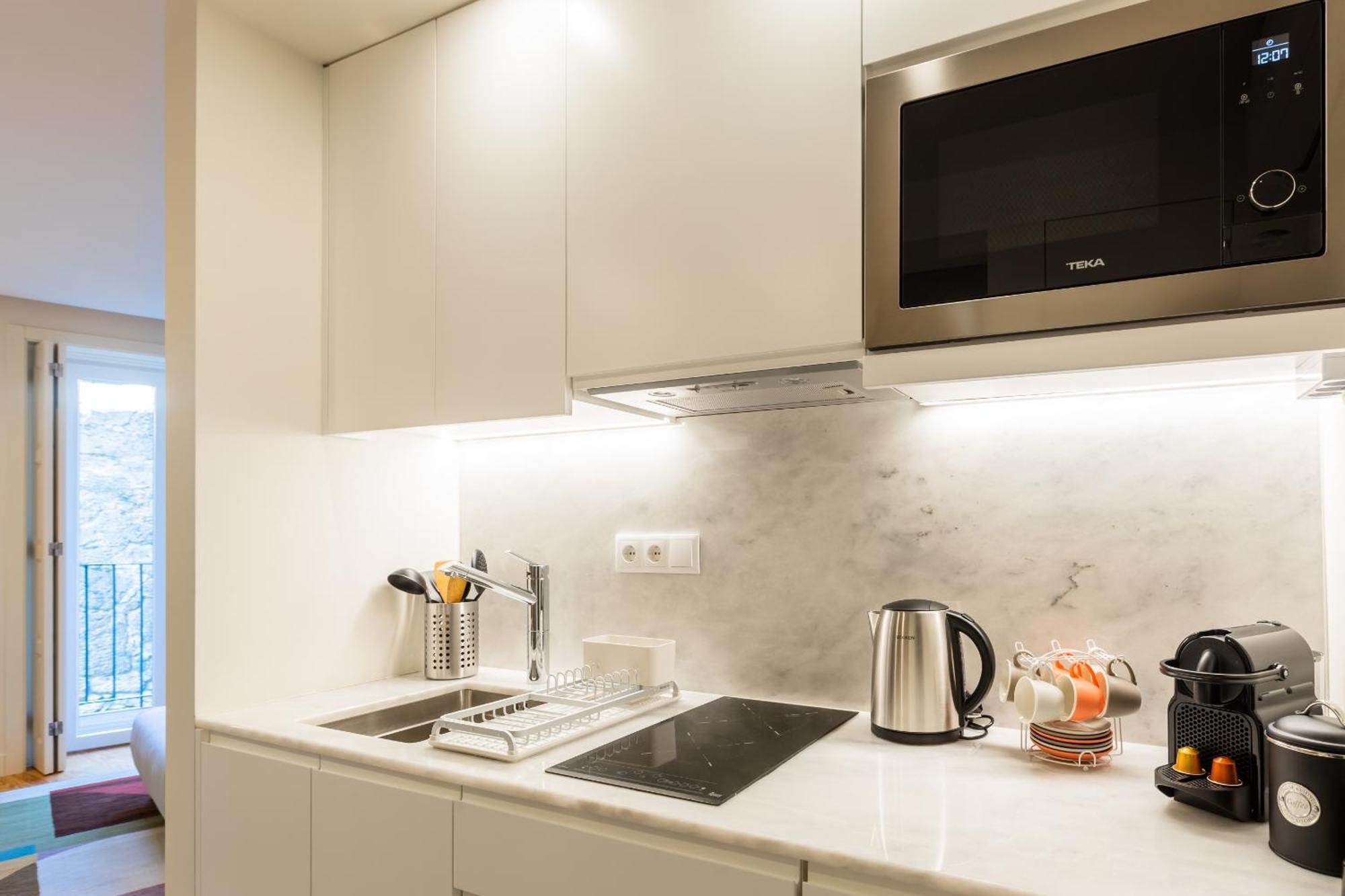 Clerigos Tower - Experience In Porto Apartment Room photo