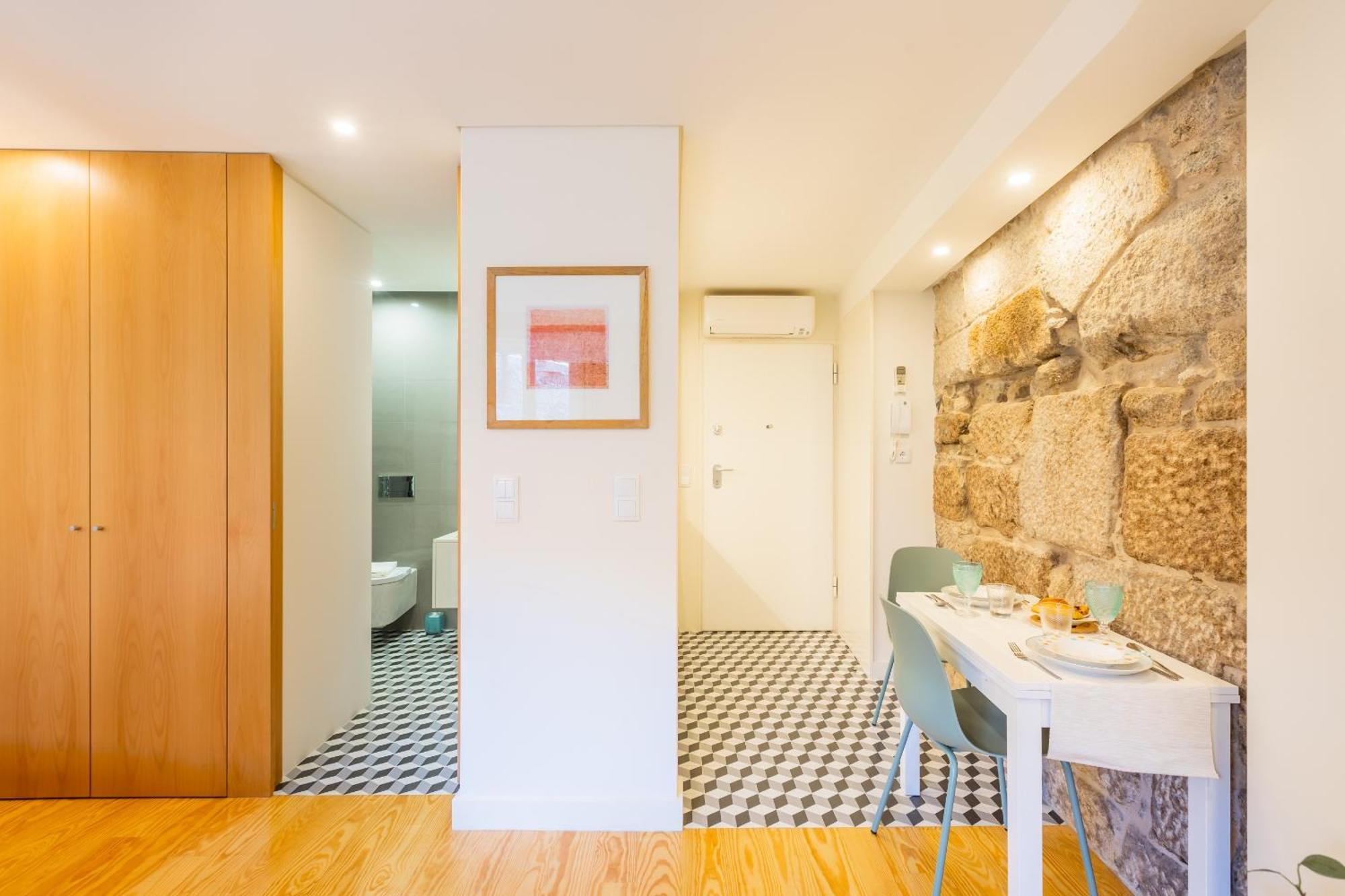 Clerigos Tower - Experience In Porto Apartment Room photo